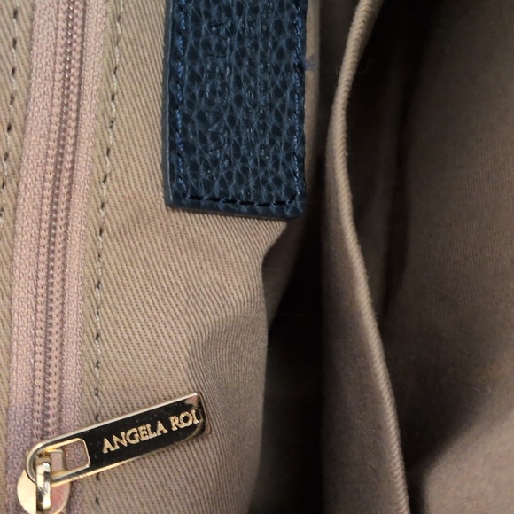 Angela Roi Grace Crossbody (Signet) - Picture 8 of 16